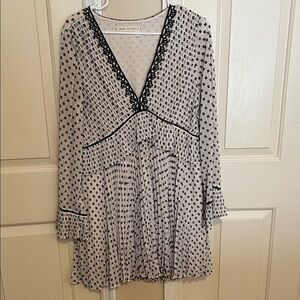 Chelsea & Violet Black and White Lace Trim Top